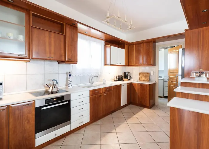 Sun And Salt 3bedroom House