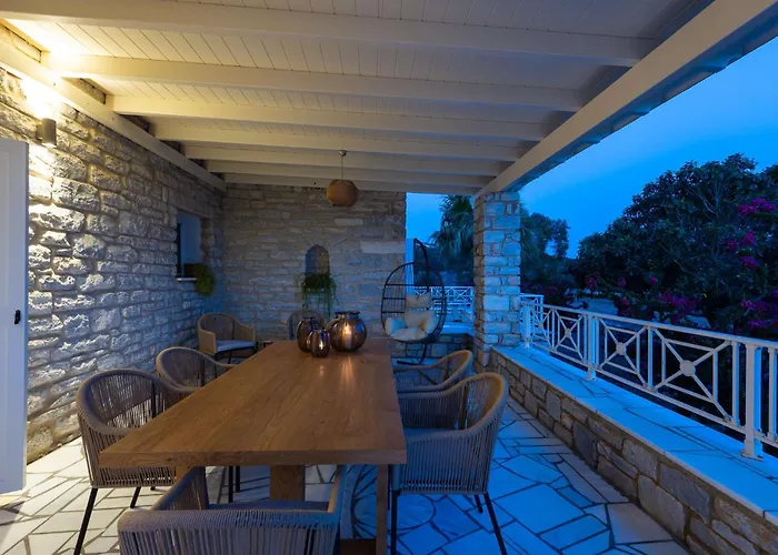 Sun And Salt 3bedroom House Alikí