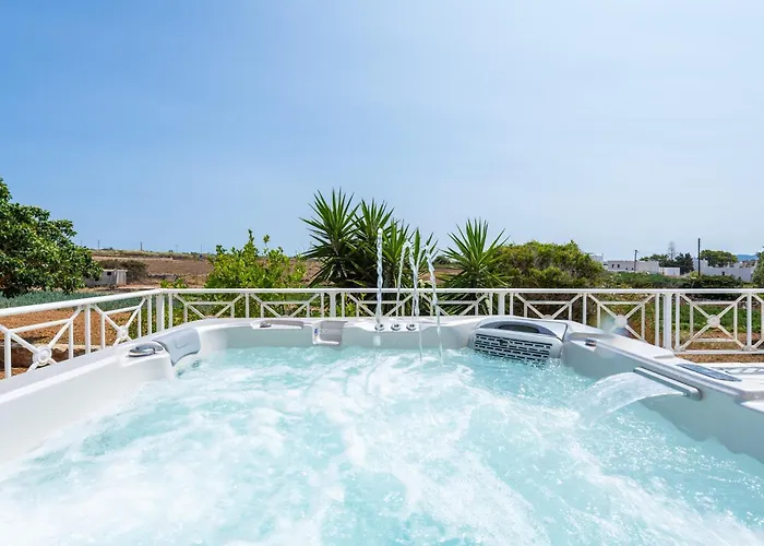 Sun And Salt 3bedroom House Alikí